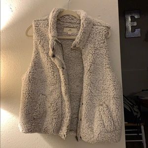 Sherpa vest with buttons